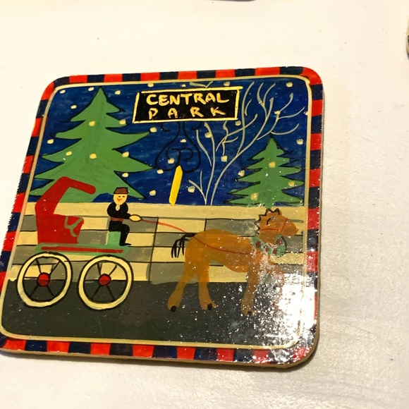 Vintage Bloomingdale's Drink Coasters (6) NYC Christmas Scenes In Lacquer Box - Picture 8 of 14